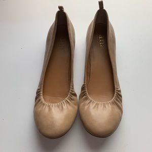 Tan flats